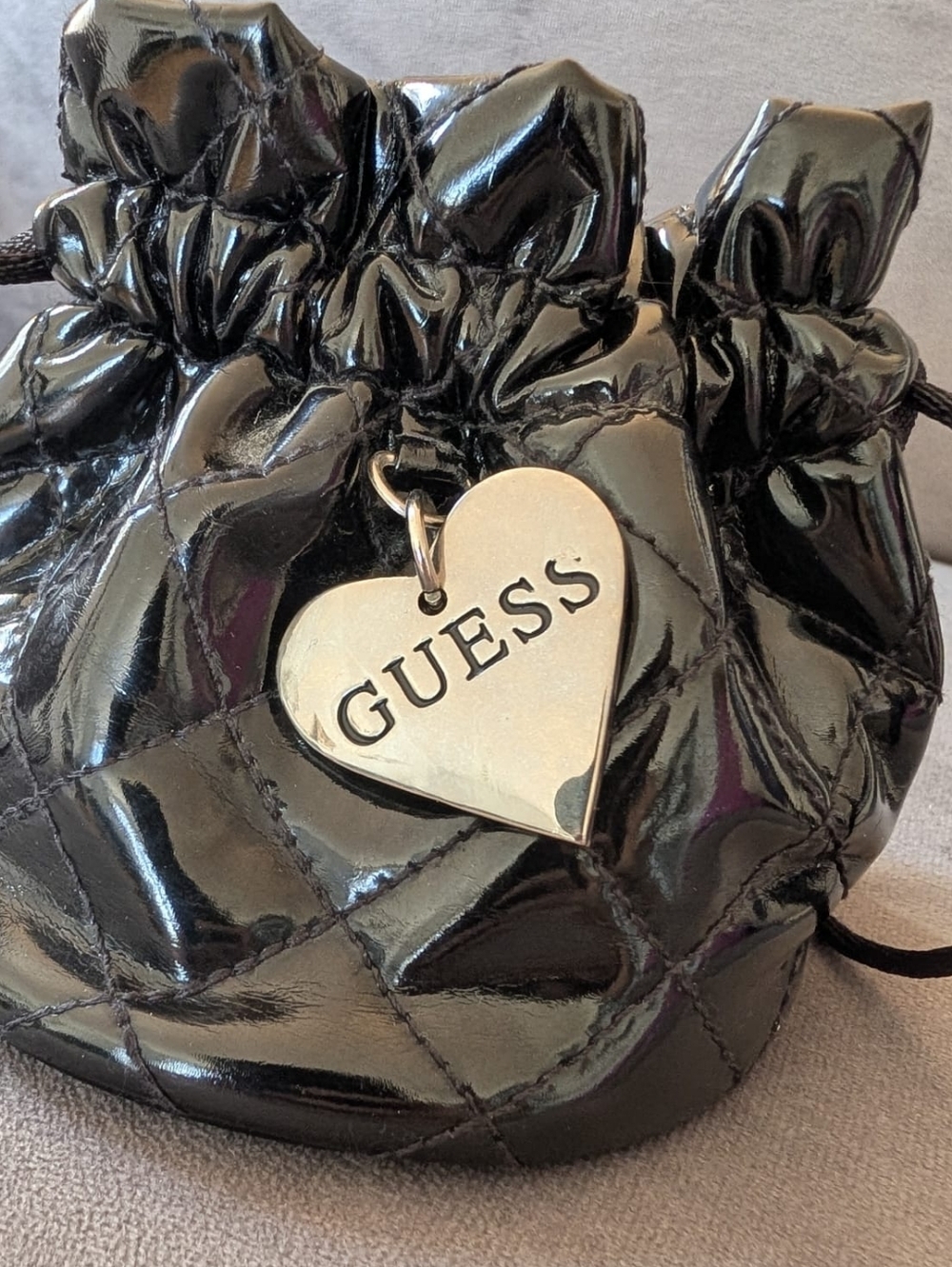 Retro GUESS Mini Jewelry / Watch Travel Pouch - Y2K Black Quilted Pouch - Picture 2 of 5